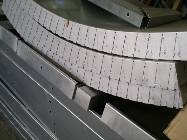 COMPONENTI METALLICI PER PISCINE