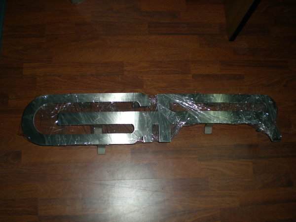 INSEGNE IN ACCIAIO INOX TRAFORATO