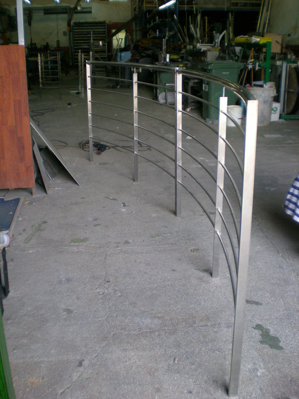 PRODUZIONE BALCONI IN ACCIAIO INOX AISI 316
