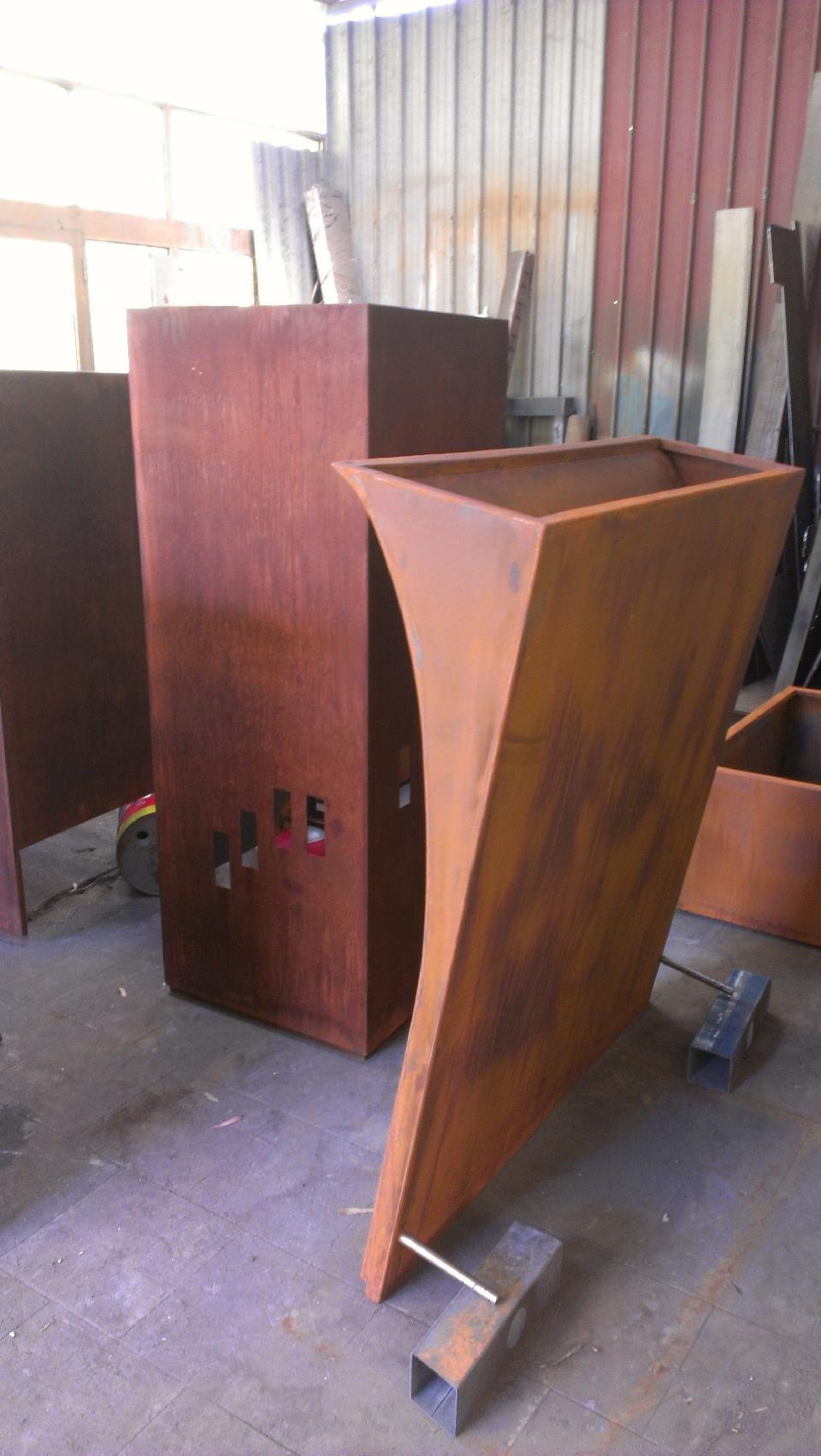 FIORIERE IN CORTEN