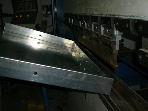 COMPONENTI METALLICI PER PISCINE