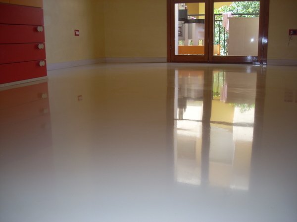 Realizzazione Pavimenti in Resina con decorazioni a Ragusa