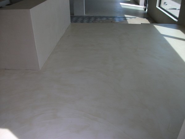 Pavimenti in cemento spatolato a ragusa catania resinartitalia ... Pavimento in cemento spatolato
