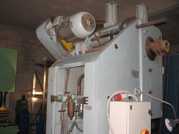 PRESSA   ECECENTRICA STROJIMPORT TON. 80 ALLA  VOLATA