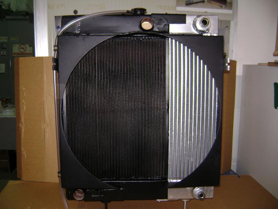 Costruzione Radiatore Acqua VENDEMMIATRICE  PELLENC-VOLENTIERI 3200