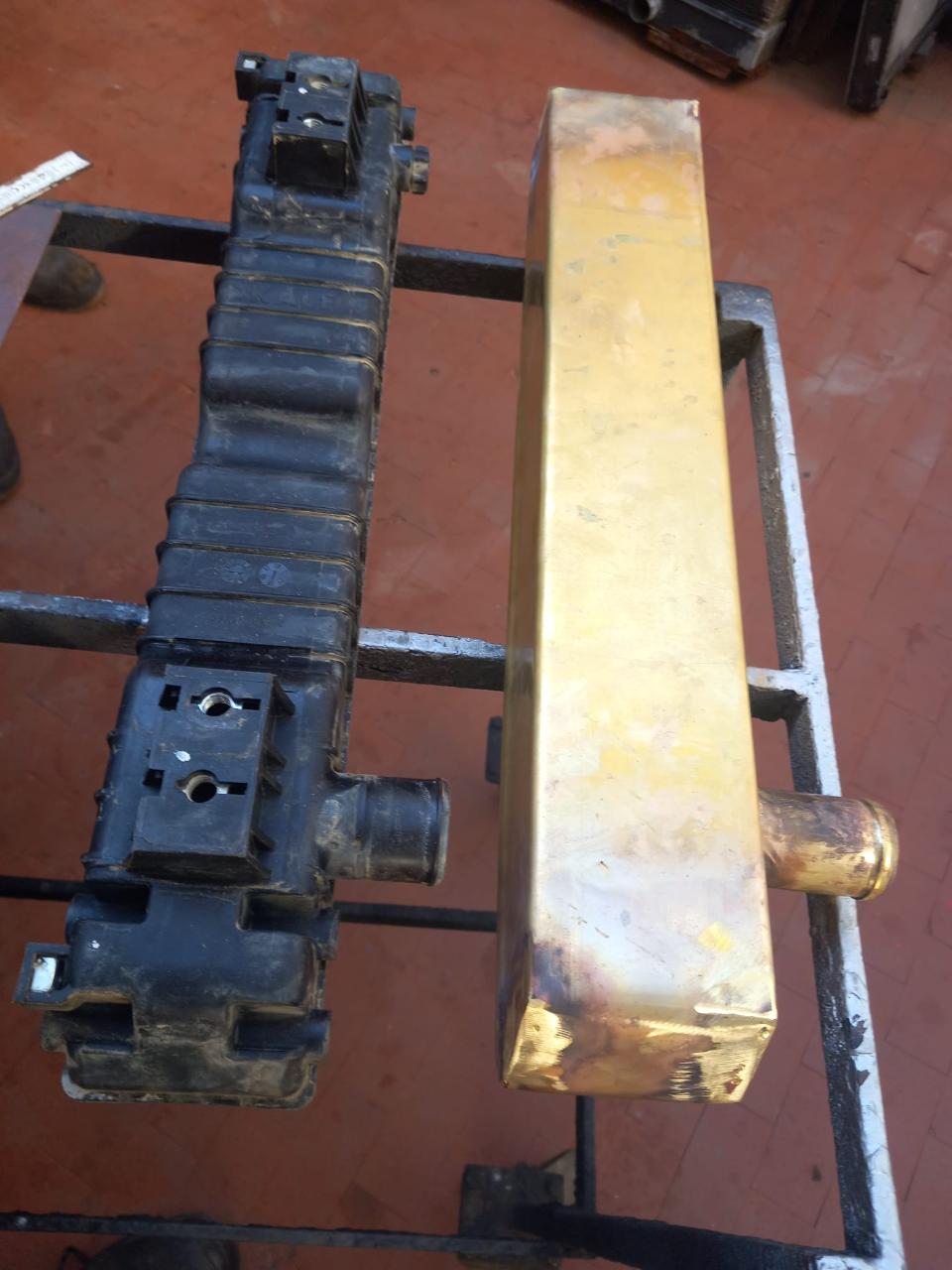 RADIATORE ACQUA NEW HOLLAND TD 50.50