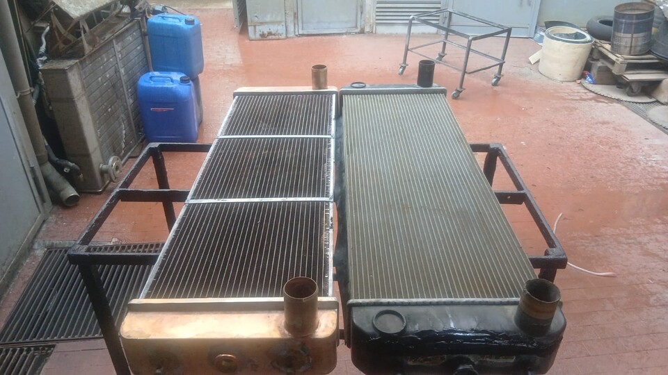 RADIATORE ACQUA HITACHI ZAX 240