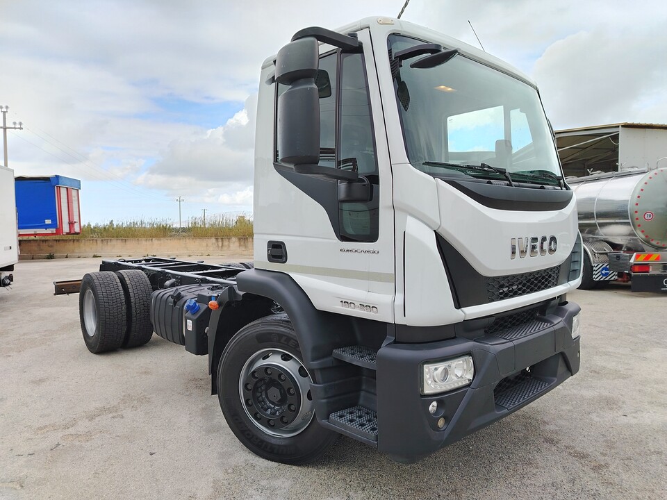 Iveco Eurocargo 180E28P AUTOTELAIO CABINATO Diesel