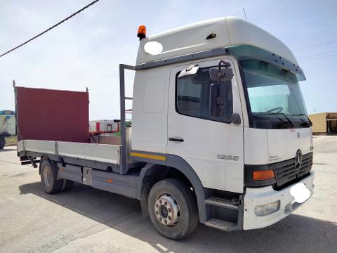 Mercedes-Benz 500 1223 PIANALE CON RAMPA DI CARICO Diesel