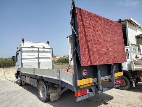 Mercedes-Benz 500 1223 PIANALE CON RAMPA DI CARICO Diesel