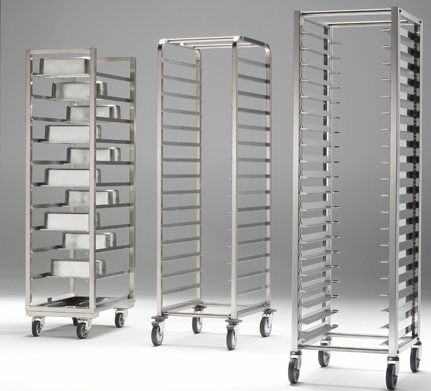 Tavoli, armadi, pensili in acciaio inox ETNAINOX