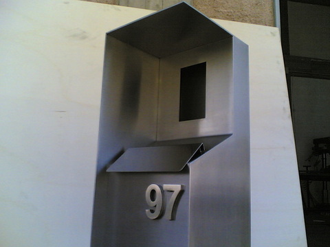 Totem citofono e cassetta postale ETNAINOX