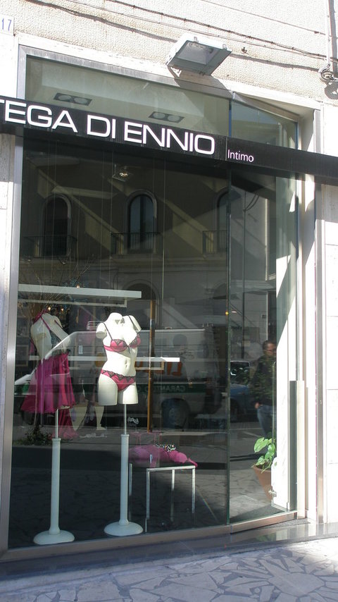 Infissi in Acciaio Inox per Attività Commerciali ETNAINOX
