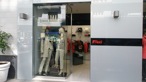 Infissi in Acciaio Inox per Attività Commerciali ETNAINOX