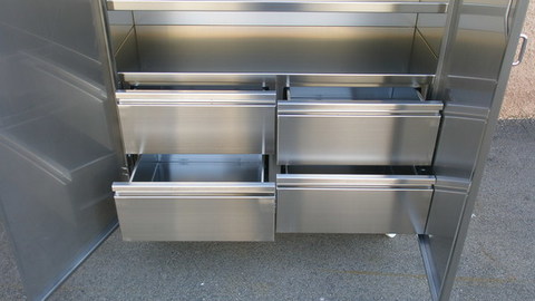 Tavoli, armadi, pensili in acciaio inox ETNAINOX