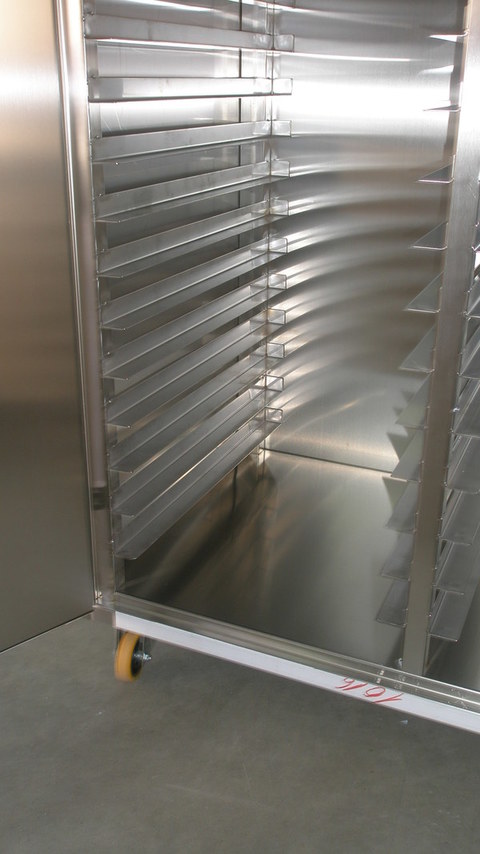 Tavoli, armadi, pensili in acciaio inox ETNAINOX