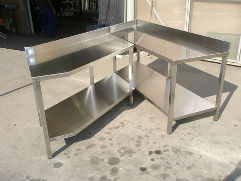Tavoli, armadi, pensili in acciaio inox ETNAINOX