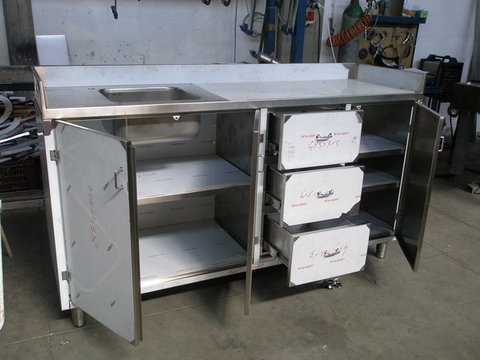 Banchi di lavoro e di lavaggio per settore ospedaliero ETNAINOX