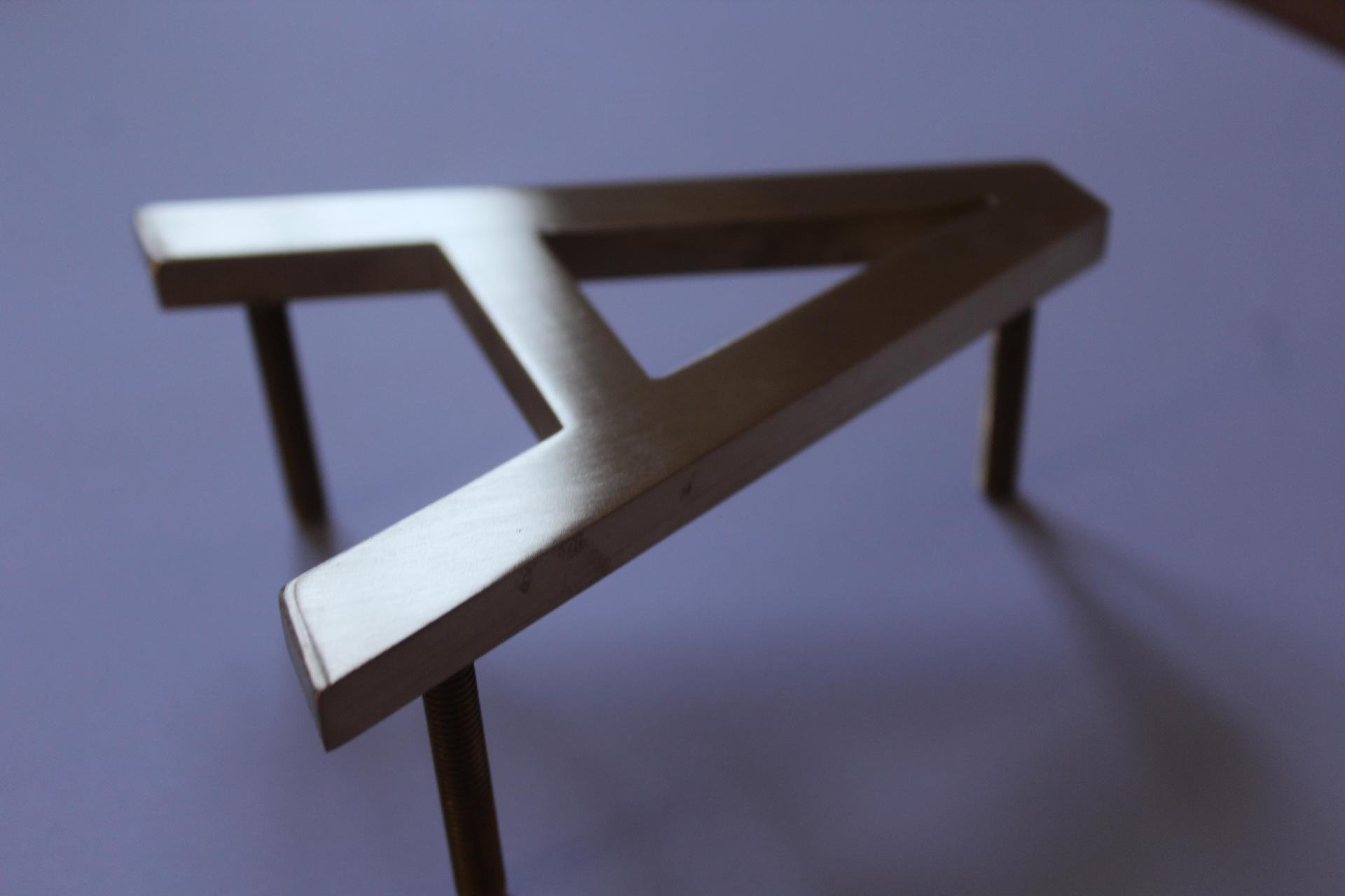 LETTERA IN OTTONE