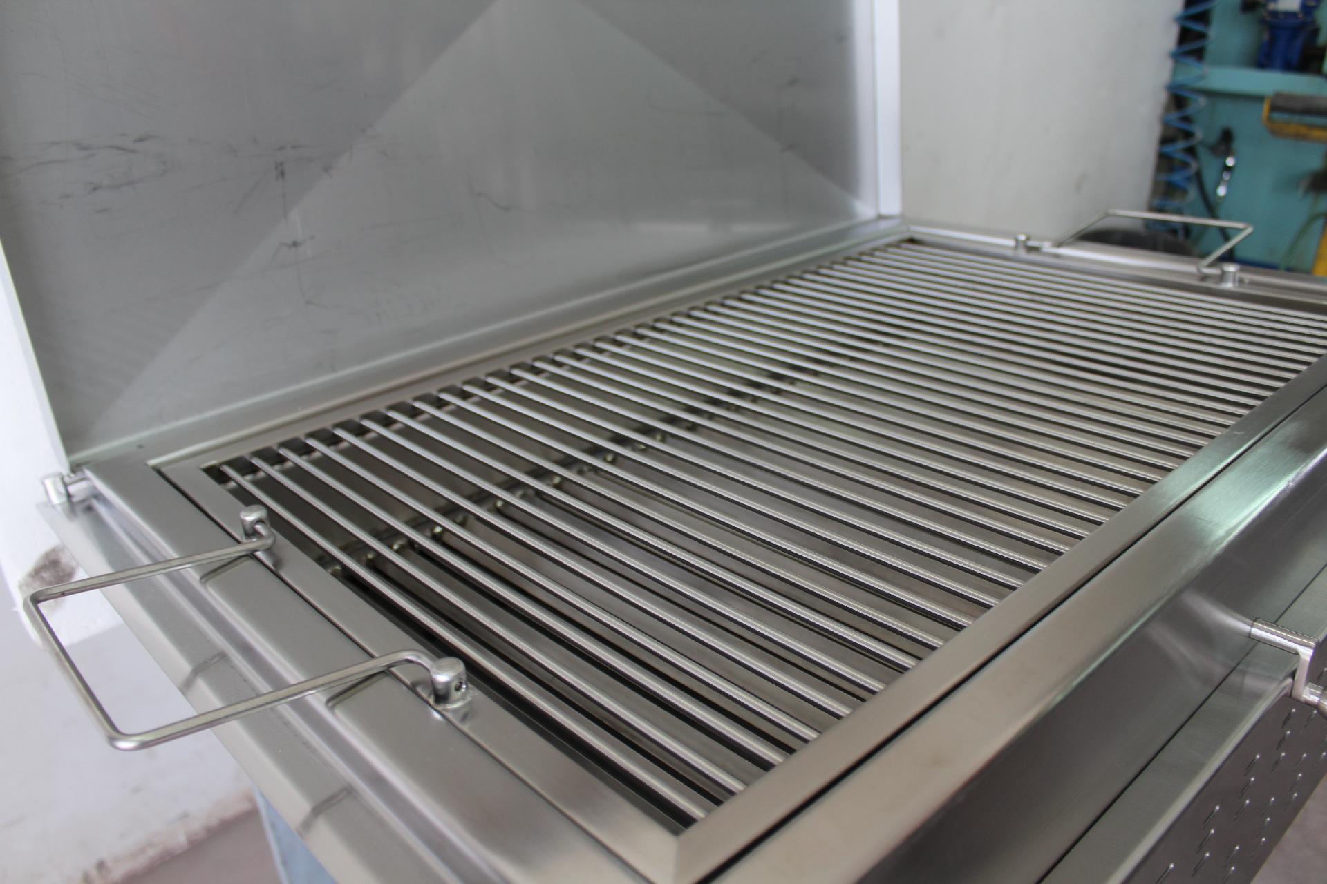 BARBECUE IN ACCIAIO INOX AISI 304 CON GRIGLIA fervin sas incasso e non