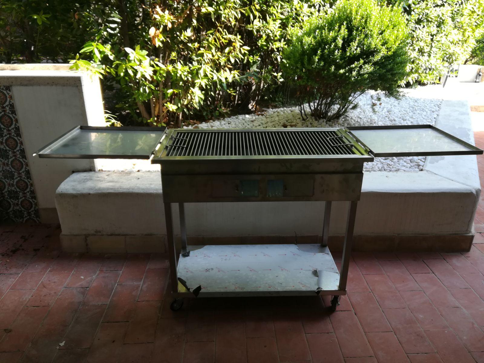 BARBECUE IN ACCIAIO INOX AISI 304 CON GRIGLIA fervin sas incasso e non