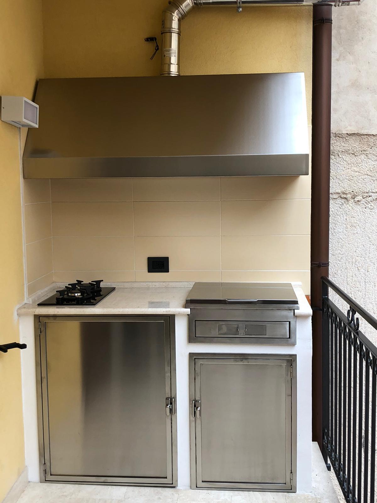 BARBECUE IN ACCIAIO INOX AISI 304 CON GRIGLIA fervin sas incasso e non
