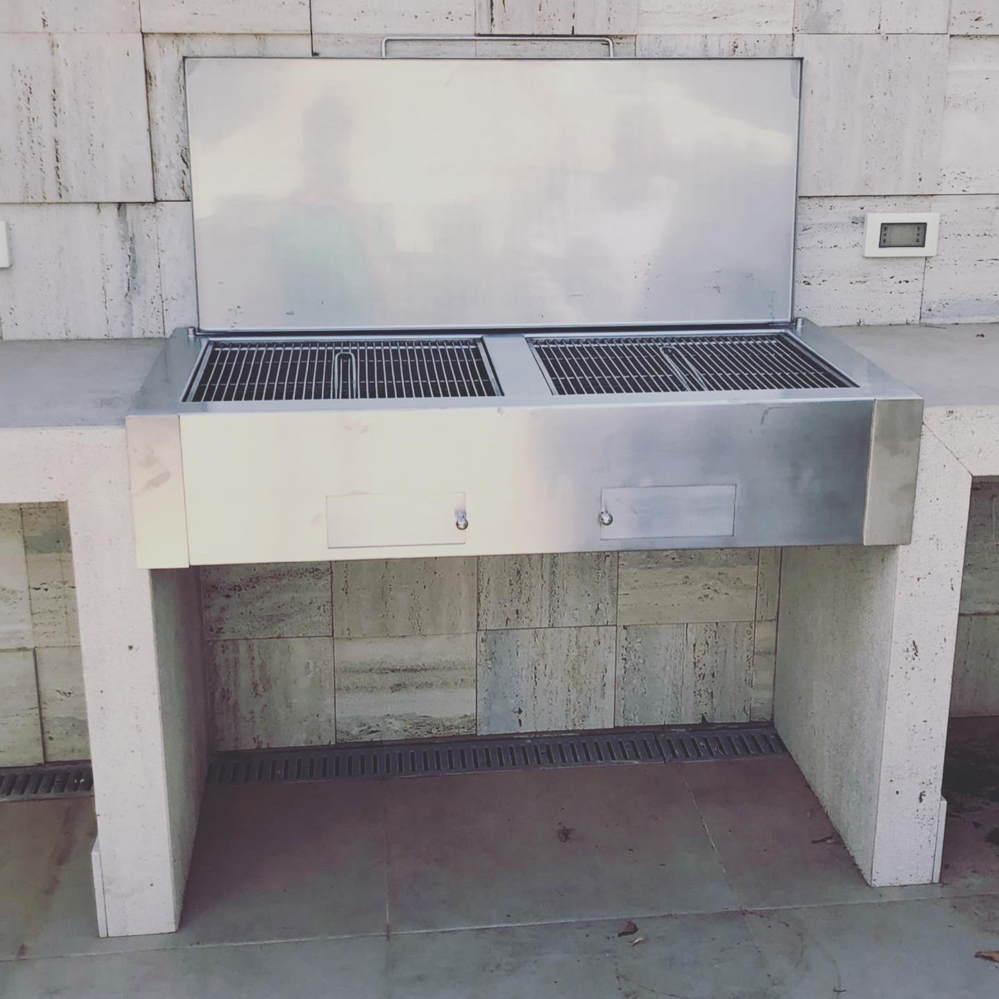 BARBECUE IN ACCIAIO INOX AISI 304 CON GRIGLIA fervin sas incasso e non