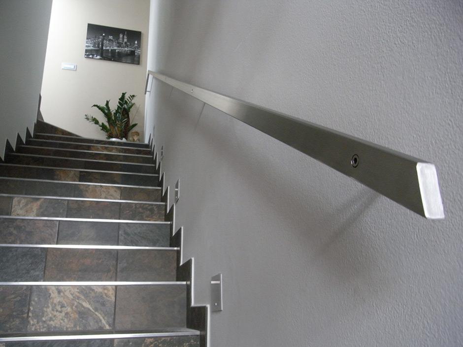Corrimano a muro in acciaio inox