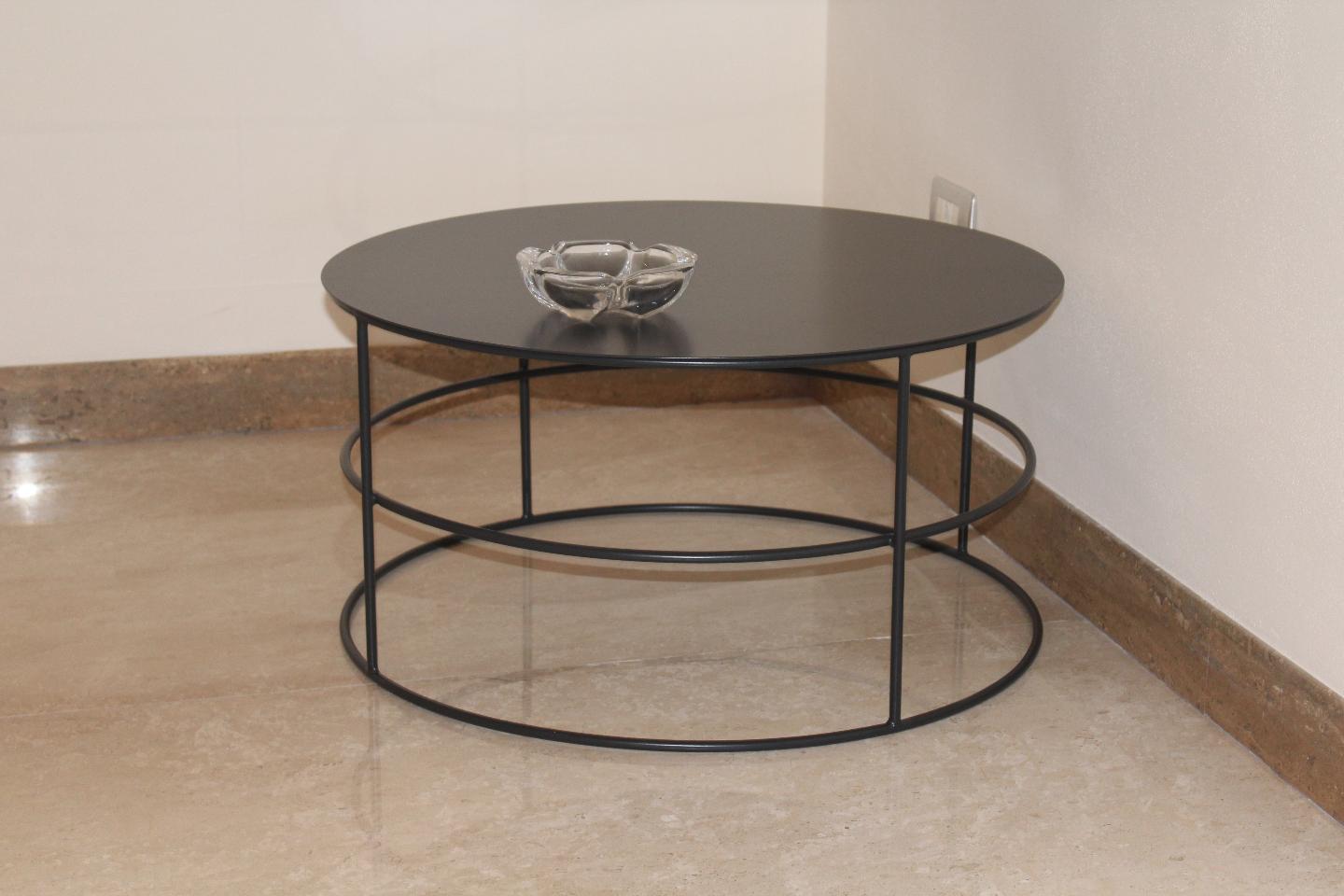 Tavolo in lamiera di design