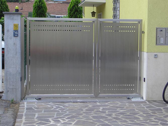 CANCELLO A BATTENTE IN ACCIAIO INOX