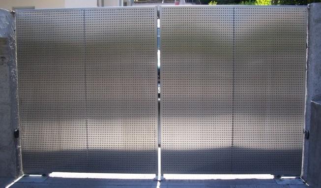 CANCELLO A BATTENTE IN ACCIAIO INOX