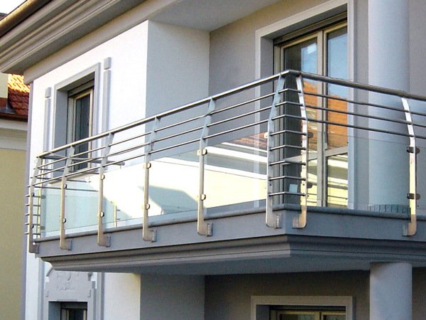Balconi e parapetti in acciaio inox