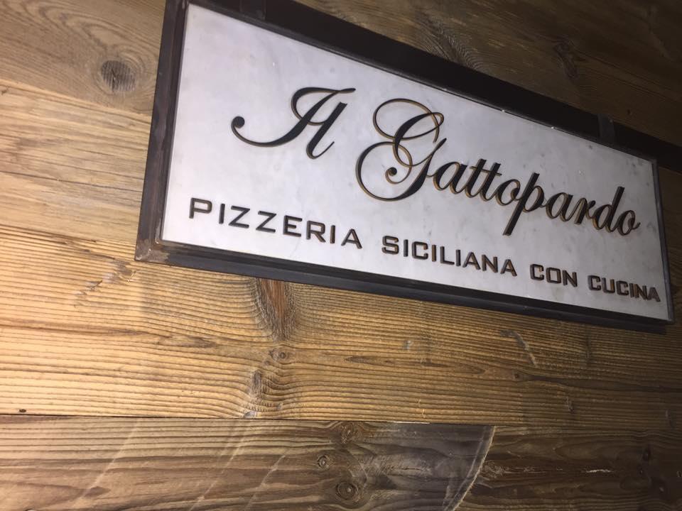 Insegne e oggetti