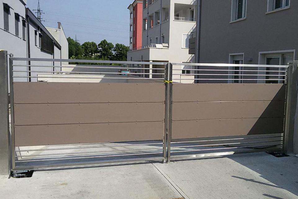 CANCELLO A BATTENTE IN ACCIAIO INOX