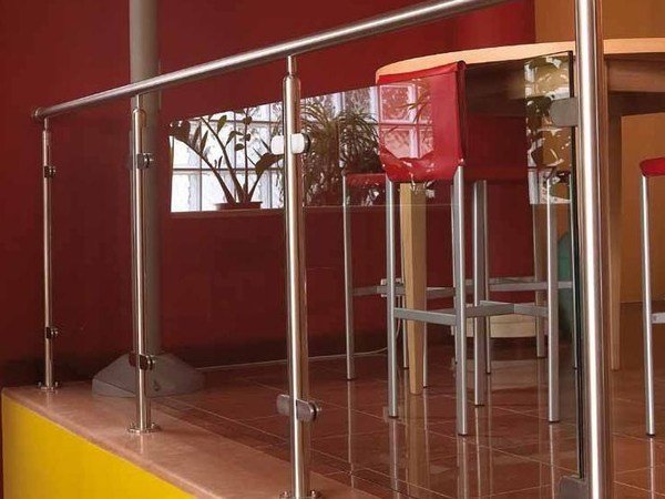 Scale e parapetti in acciaio inox e vetro     fervin Steelglass