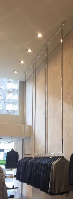 ARREDAMENTO PER NEGOZIO IN ACCIAIO INOX-FURNITURE STORE IN STAINLESS STEEL