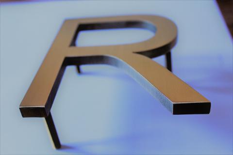 LETTERA IN OTTONE