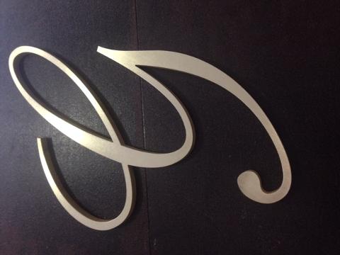 LETTERA IN OTTONE
