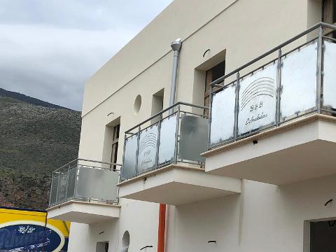 Lavorazione balconi, parapetti e corrimano in ferro