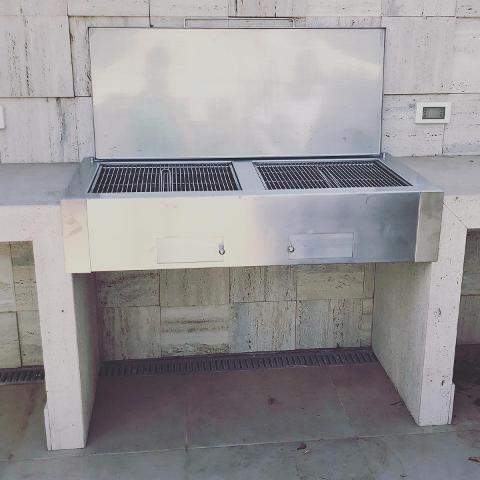 BARBECUE IN ACCIAIO INOX AISI 304 CON GRIGLIA fervin sas incasso e non