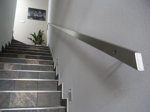 Corrimano a muro in acciaio inox