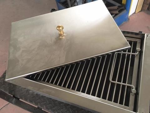 BARBECUE IN ACCIAIO INOX AISI 304 CON GRIGLIA fervin sas incasso e non