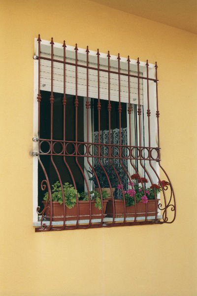 Lavorazione grate ed inferriate in ferro