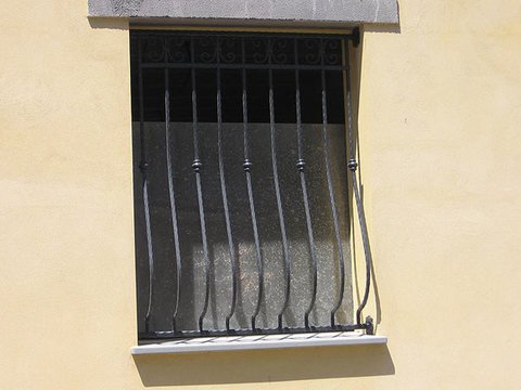 Lavorazione grate ed inferriate in ferro