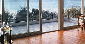 Vetrate in alluminio con il  SISTEMA ALZA E SCORRI.
