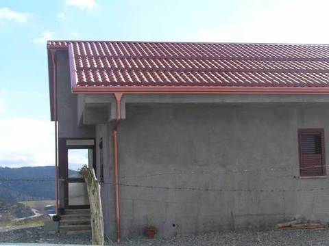Realizzazione grondaie in rame, alluminio, lamiera preverniciata, acciaio e zintek