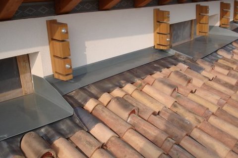 Realizzazione scossaline in rame, alluminio, lamiera preverniciata, acciaio e zintek
