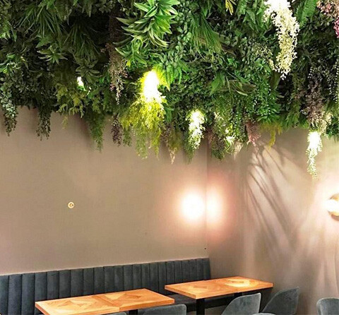 Soffitto Decorato con Vegetali Preservati o Artificiali