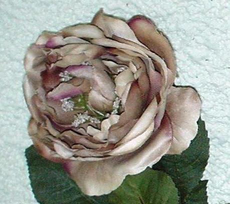 Rosa British Arredo  Artificiale in poliestere - Sconti per Fioristi e Aziende .