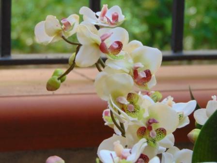 Orchidea artificiale x 2 H 56 - Sconti per Fioristi e Aziende .